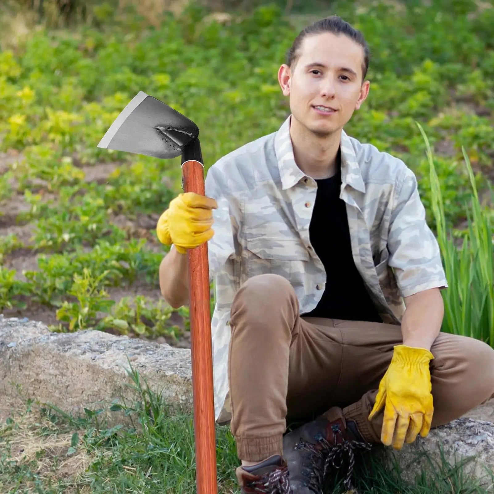 Small Hoe for Digging Soil Garden Hoe Household Outdoor Farming Heavy Duty Hand Tools for Planting Vegetables and Flowers